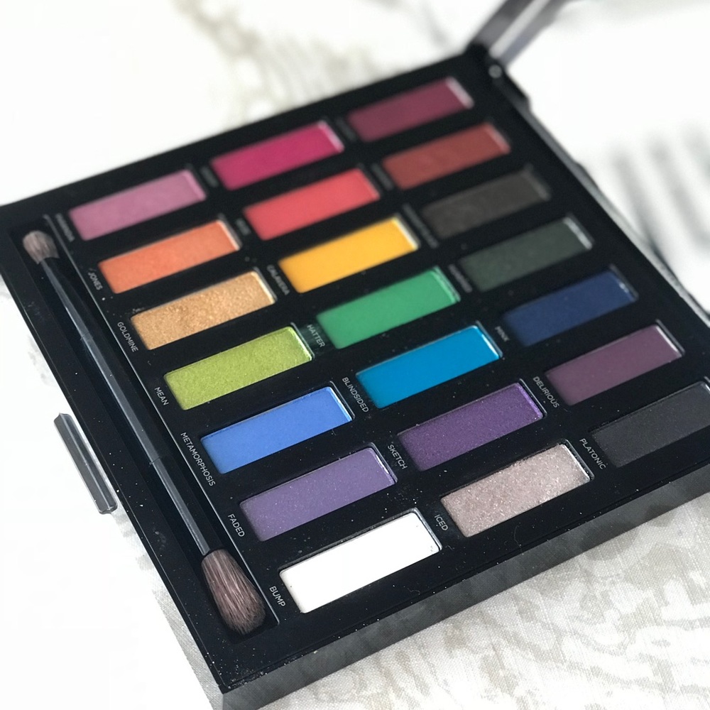 Urban decay full spectrum eye shadow palette